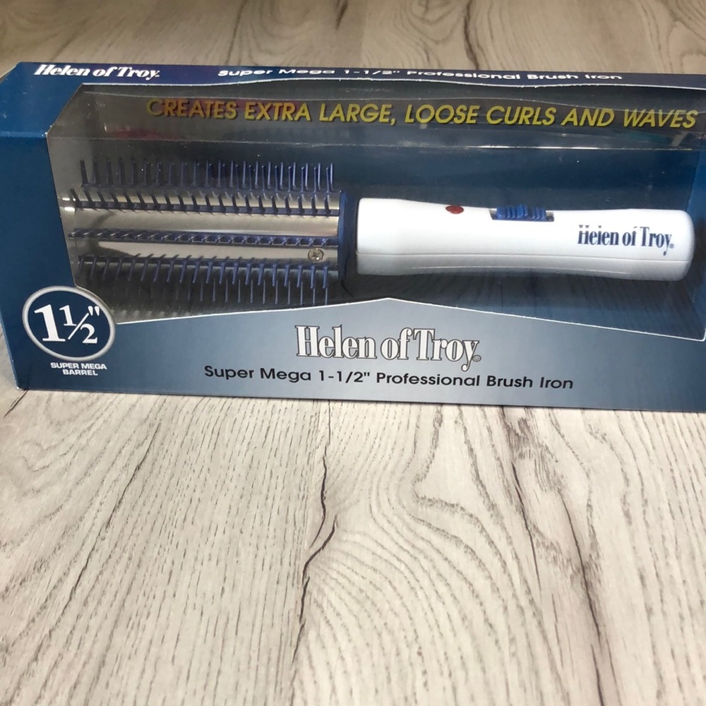 Helen of Troy Super Mega 1-1/2” Pro Brush Iron